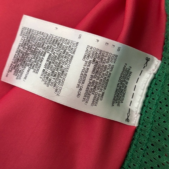 shorts size medium - Picture 4 of 4